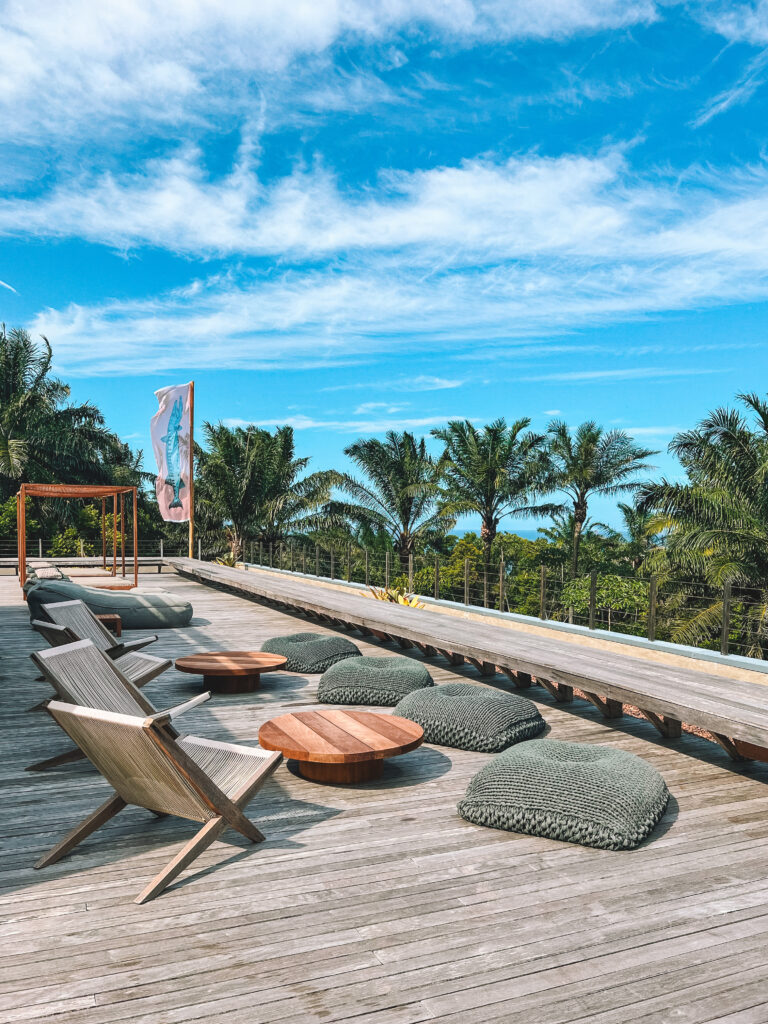 Rooftop lounge com vista mar Barracuda Hotel 